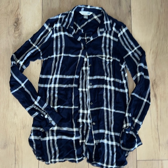 Old navy top - Picture 1 of 3
